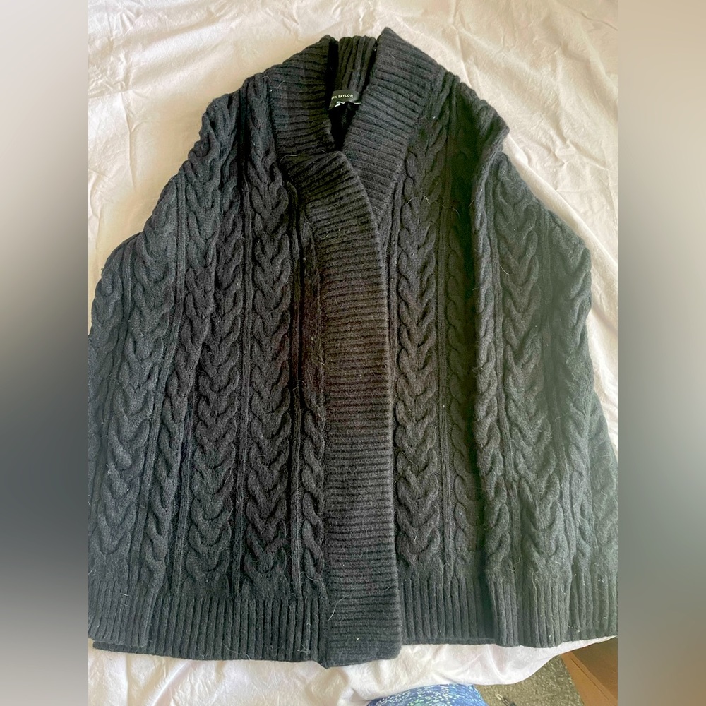 Black wool alpaca blend Ann Taylor cable knit cardigan size Large